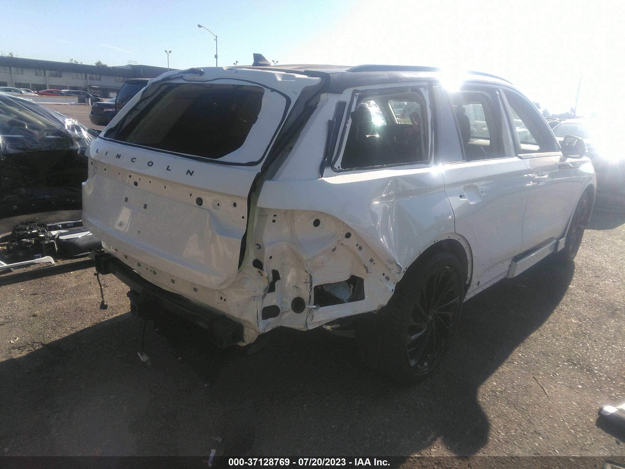 Photo 3 VIN: 5LM5J7XC1PGL02578 - LINCOLN AVIATOR 