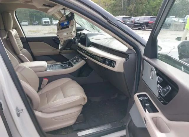 Photo 4 VIN: 5LM5J7XC2NGL08788 - LINCOLN AVIATOR 