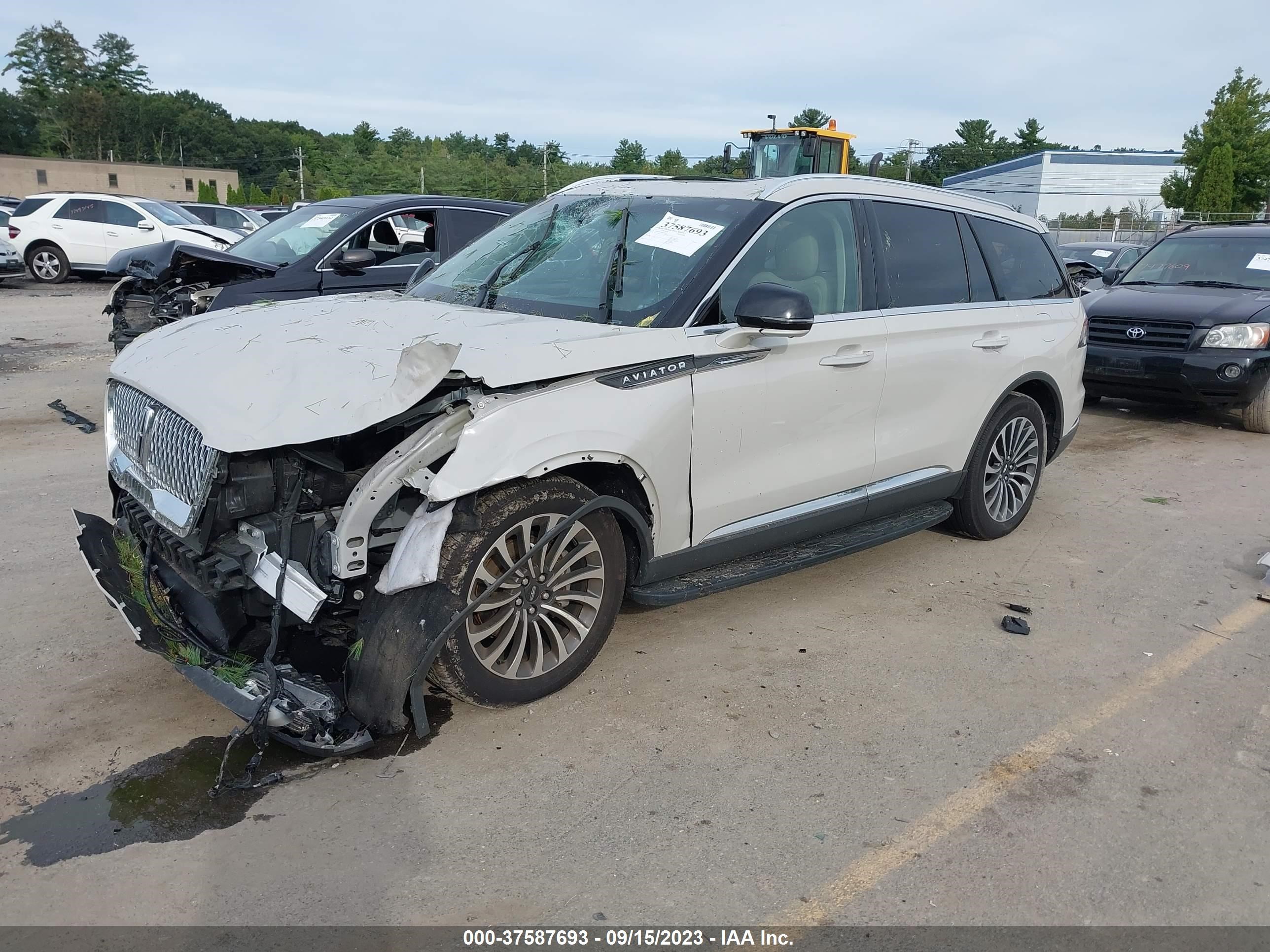 Photo 1 VIN: 5LM5J7XC2NGL08788 - LINCOLN AVIATOR 