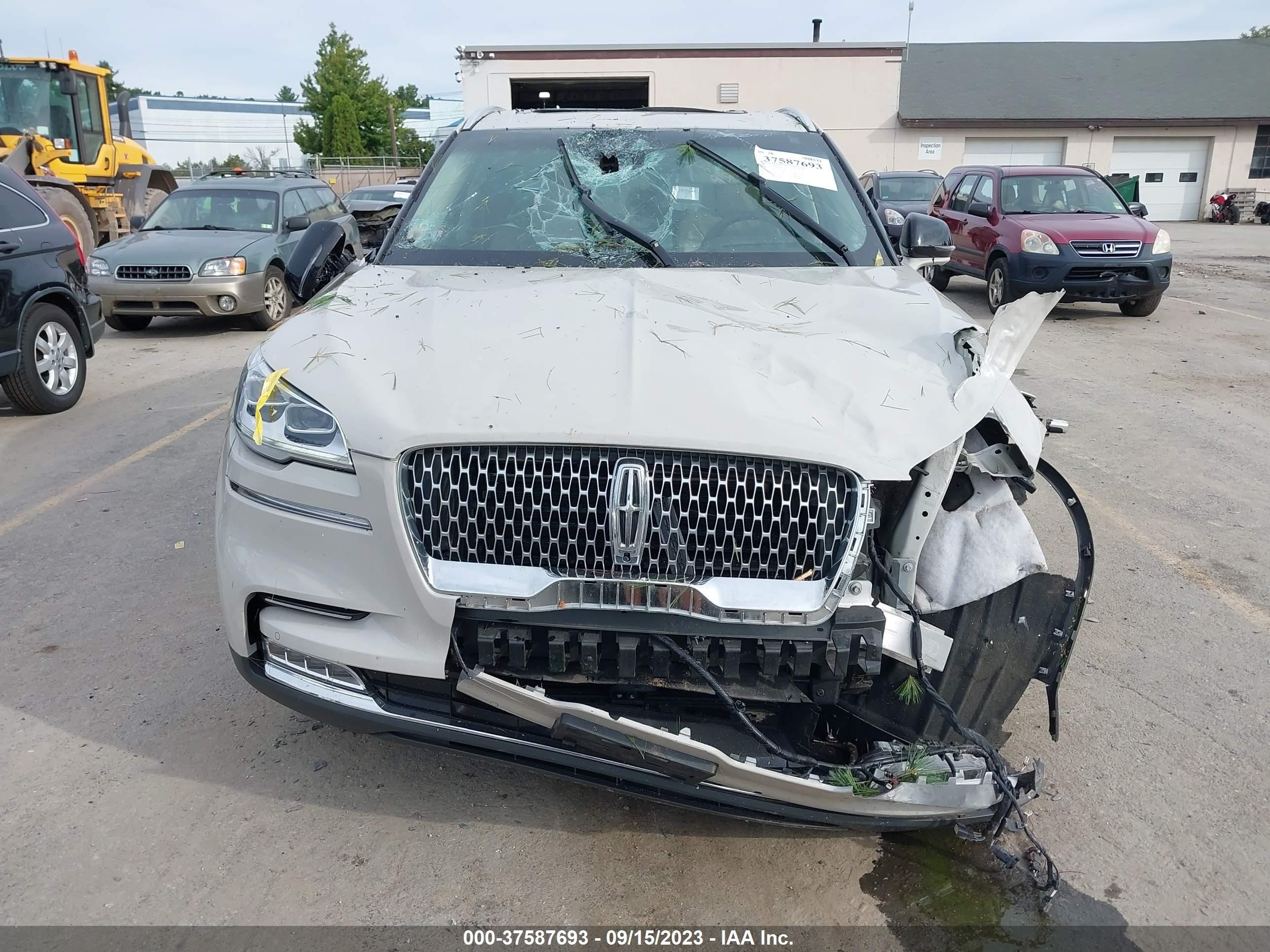 Photo 12 VIN: 5LM5J7XC2NGL08788 - LINCOLN AVIATOR 