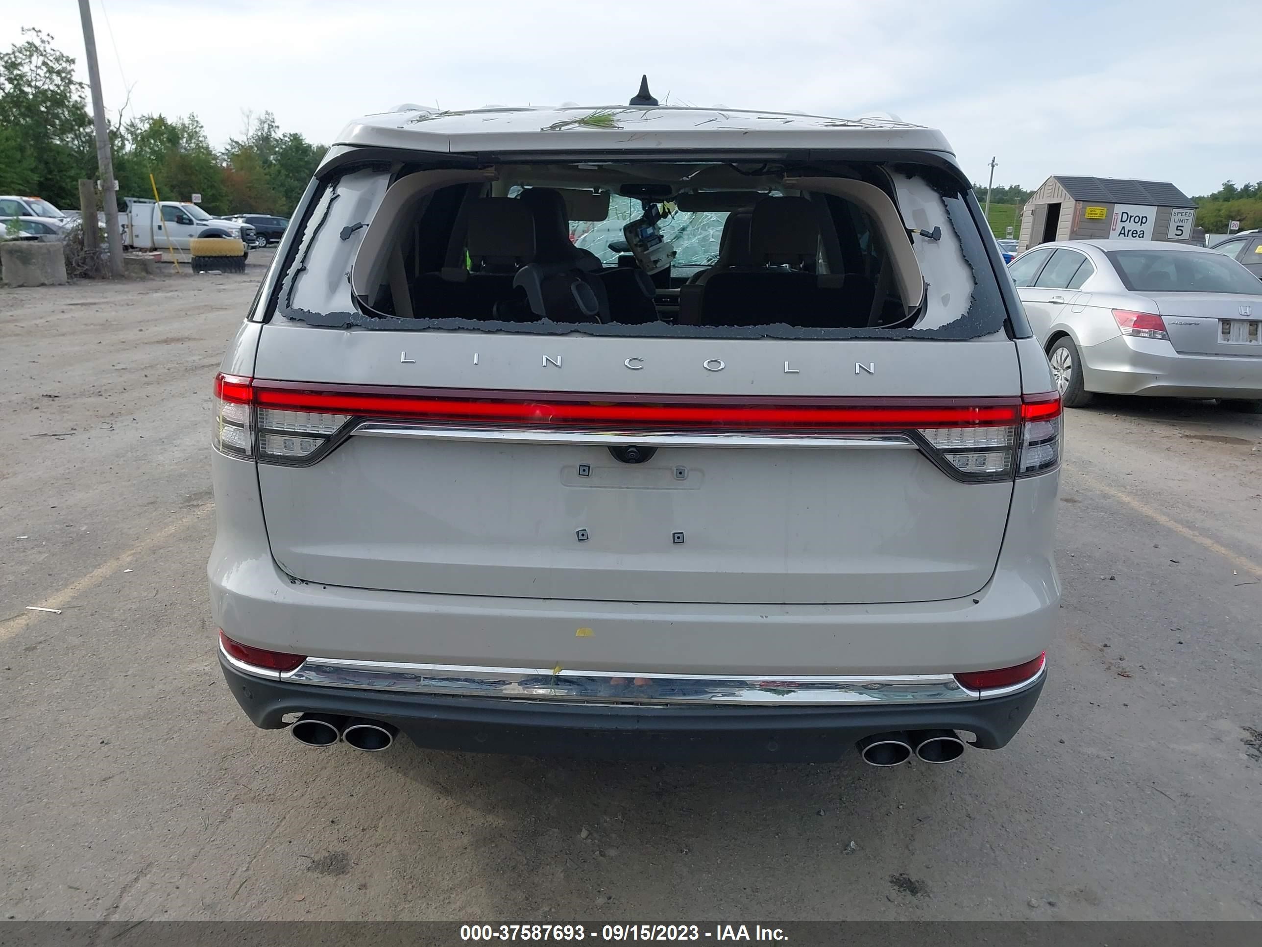 Photo 16 VIN: 5LM5J7XC2NGL08788 - LINCOLN AVIATOR 