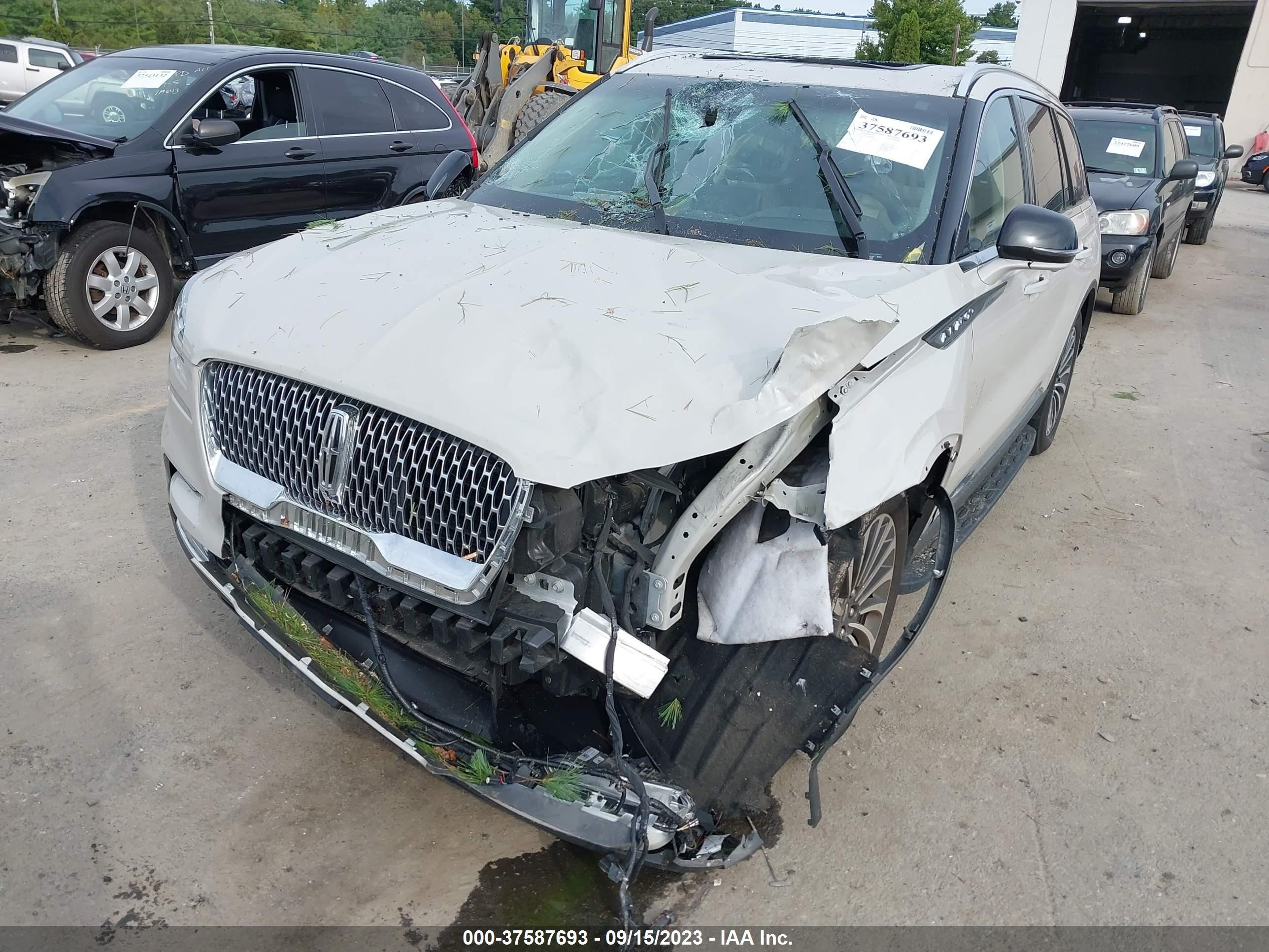 Photo 5 VIN: 5LM5J7XC2NGL08788 - LINCOLN AVIATOR 