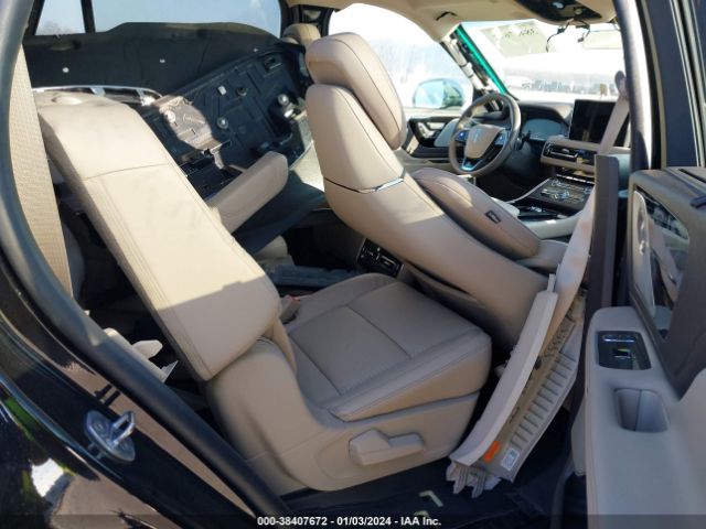 Photo 7 VIN: 5LM5J7XC2NGL11531 - LINCOLN AVIATOR 