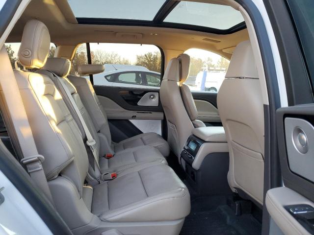 Photo 9 VIN: 5LM5J7XC3LGL02074 - LINCOLN AVIATOR 