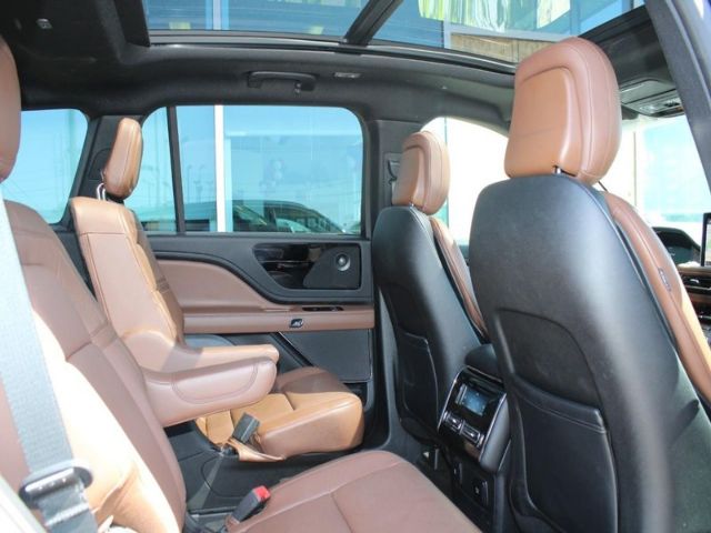 Photo 8 VIN: 5LM5J7XC3LGL11079 - LINCOLN AVIATOR 