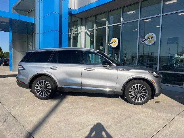 Photo 2 VIN: 5LM5J7XC3MGL00634 - LINCOLN AVIATOR 