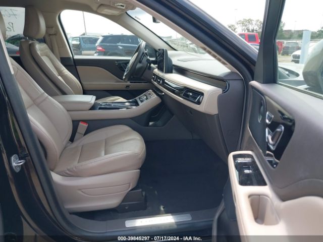 Photo 4 VIN: 5LM5J7XC3PGL04428 - LINCOLN AVIATOR 