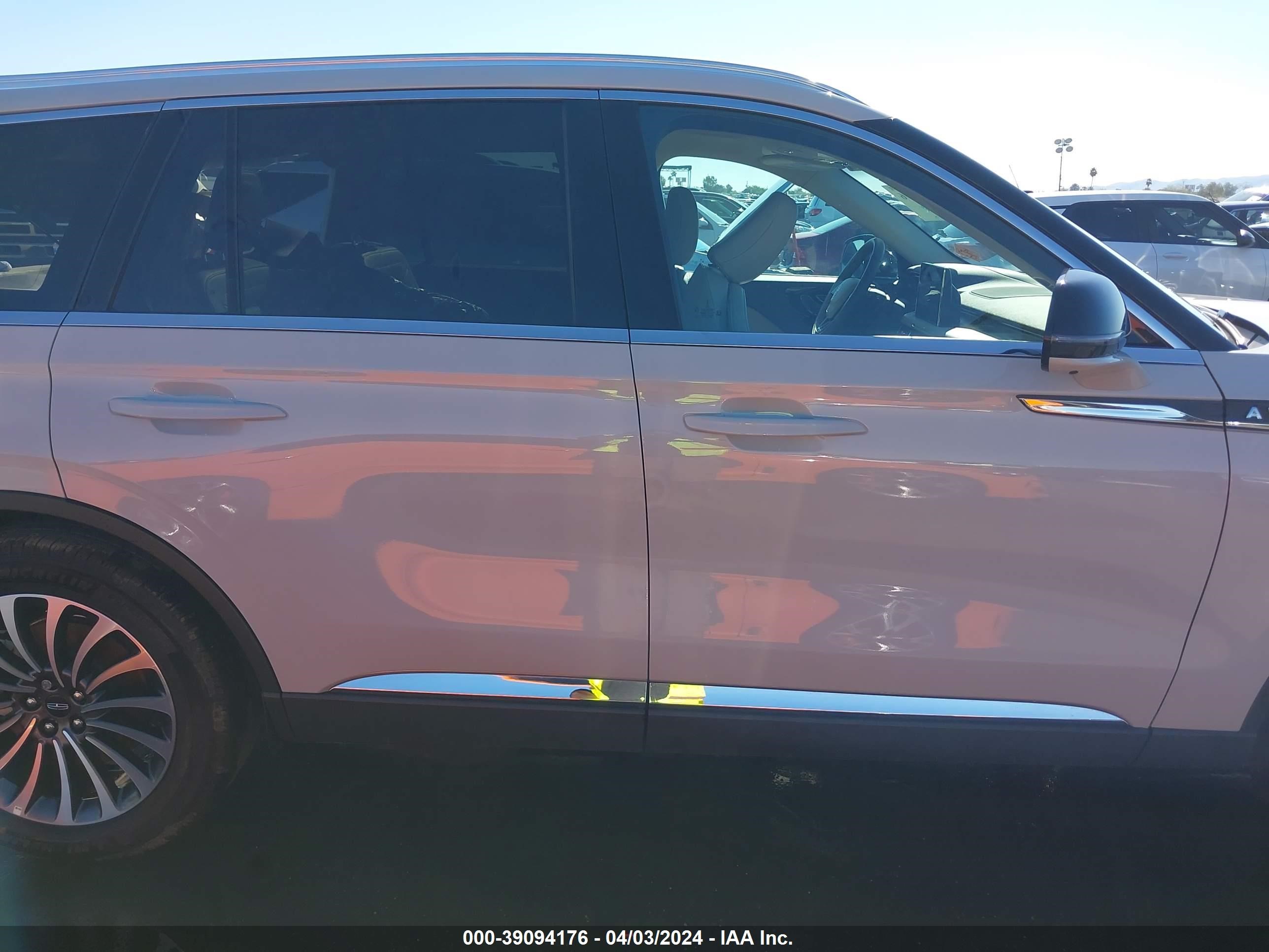 Photo 12 VIN: 5LM5J7XC4PGL29774 - LINCOLN AVIATOR 