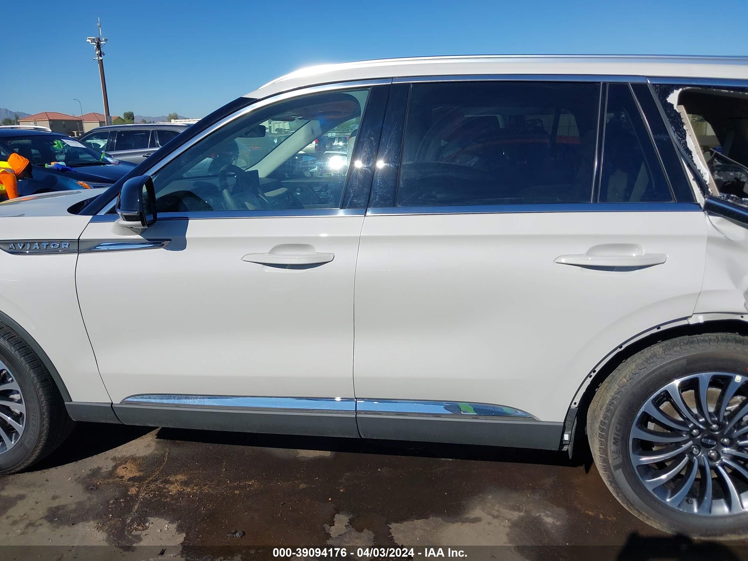 Photo 13 VIN: 5LM5J7XC4PGL29774 - LINCOLN AVIATOR 