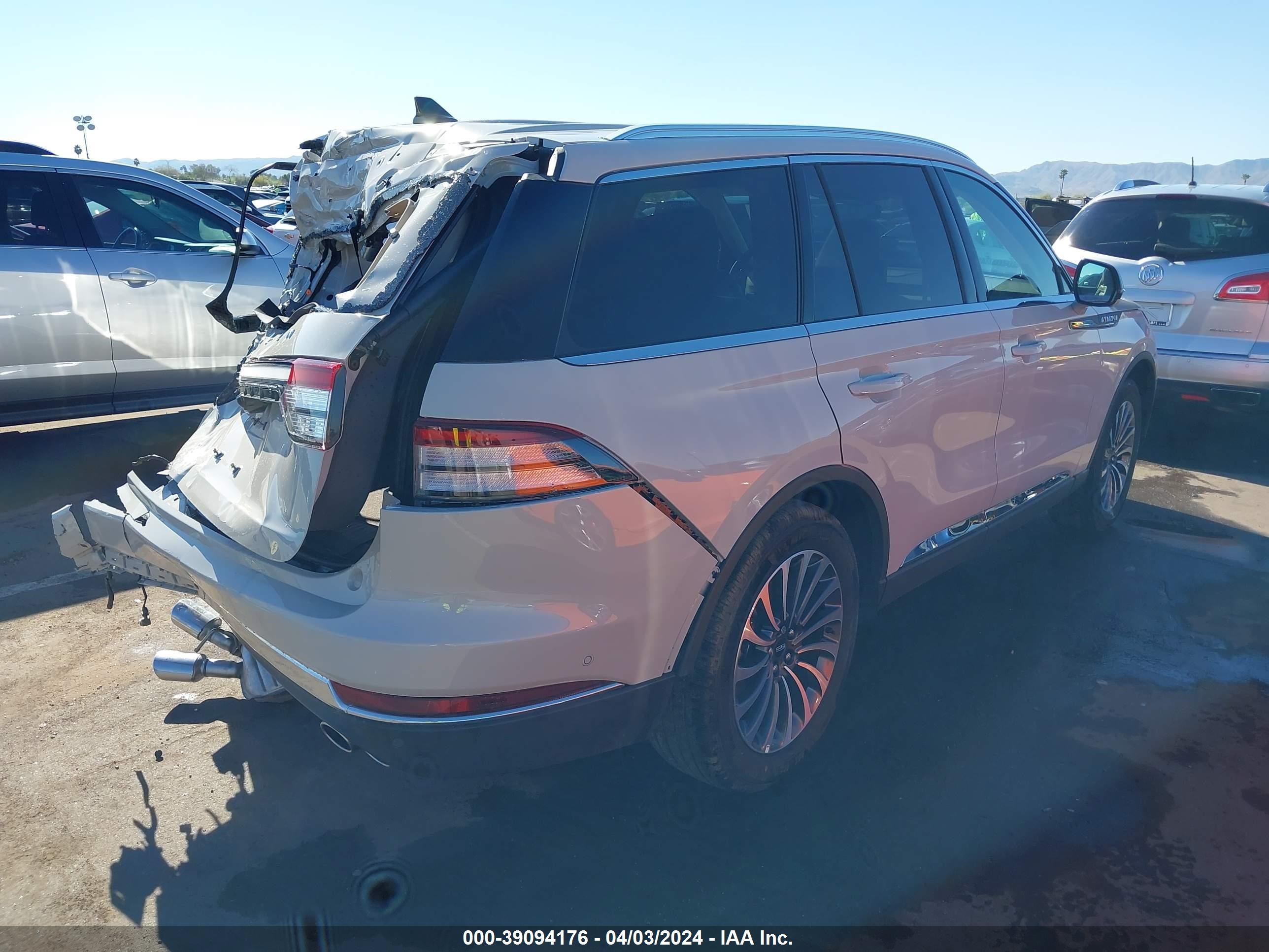 Photo 3 VIN: 5LM5J7XC4PGL29774 - LINCOLN AVIATOR 