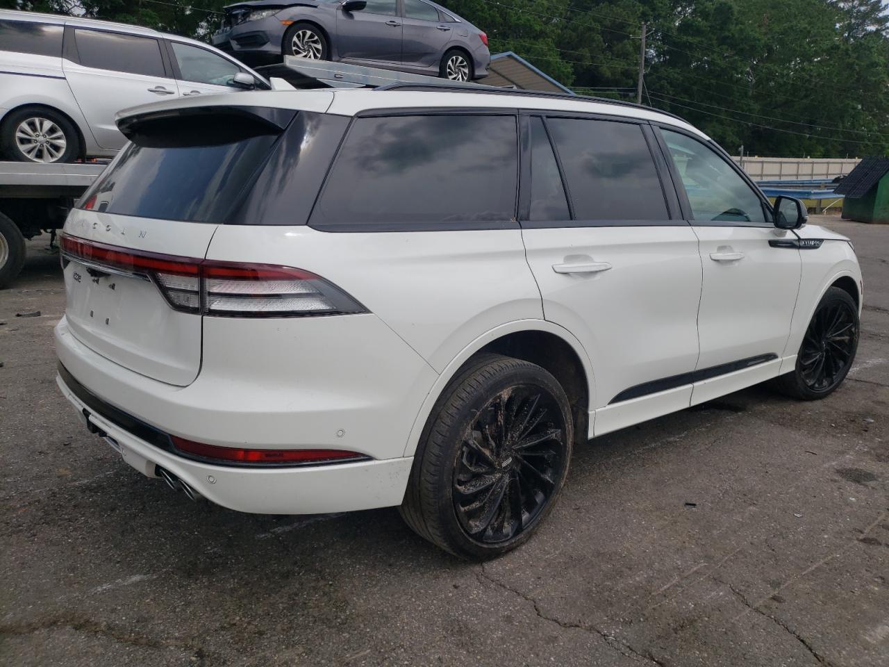 Photo 2 VIN: 5LM5J7XC5NGL14181 - LINCOLN AVIATOR 