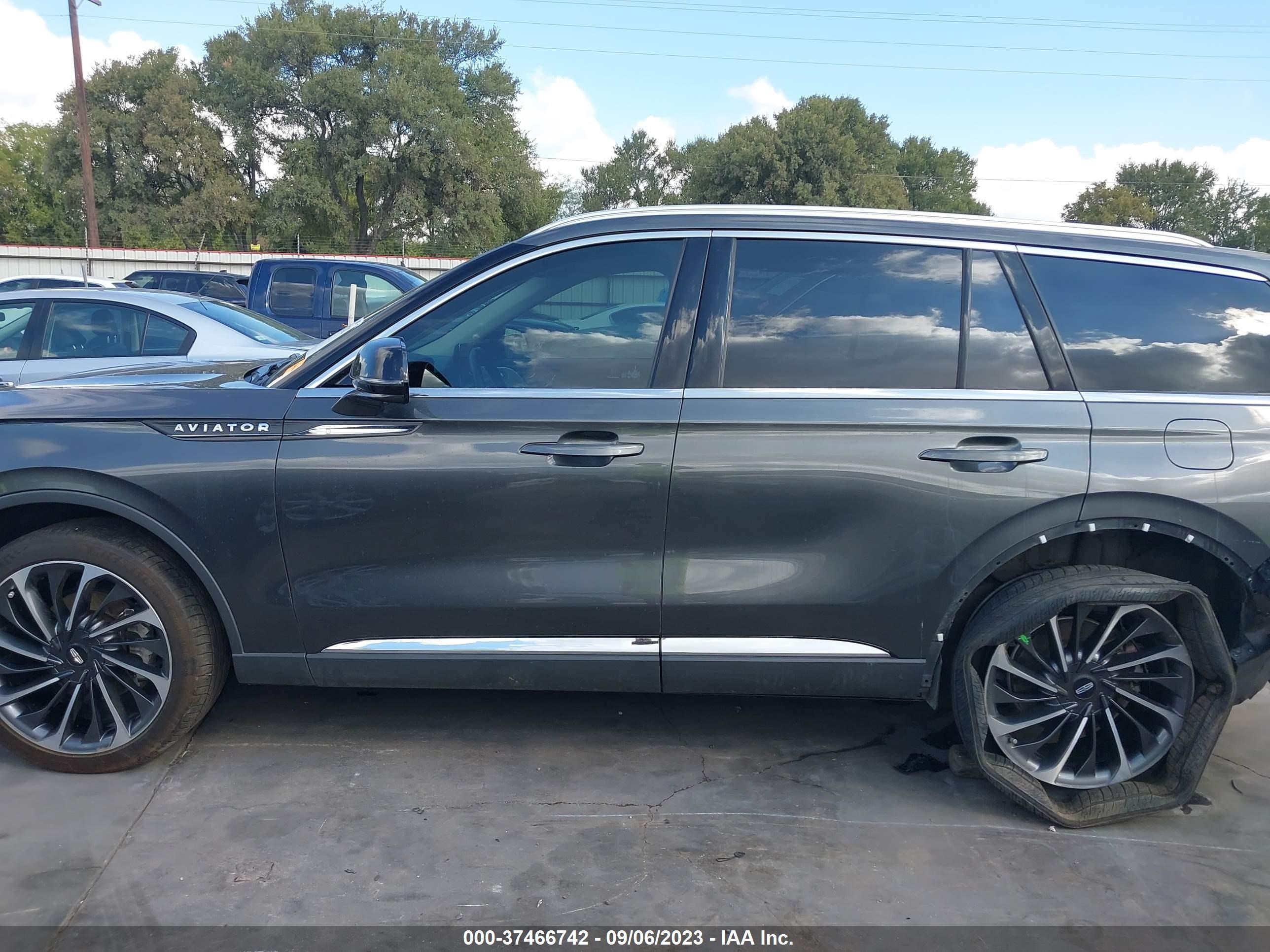 Photo 13 VIN: 5LM5J7XC6LGL17474 - LINCOLN AVIATOR 