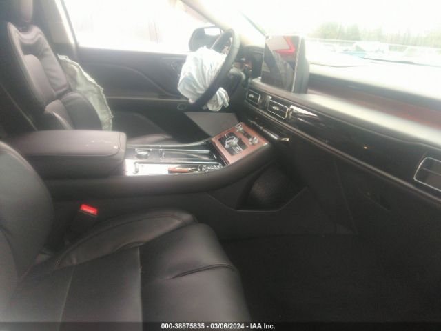 Photo 4 VIN: 5LM5J7XC6PGL33597 - LINCOLN AVIATOR 