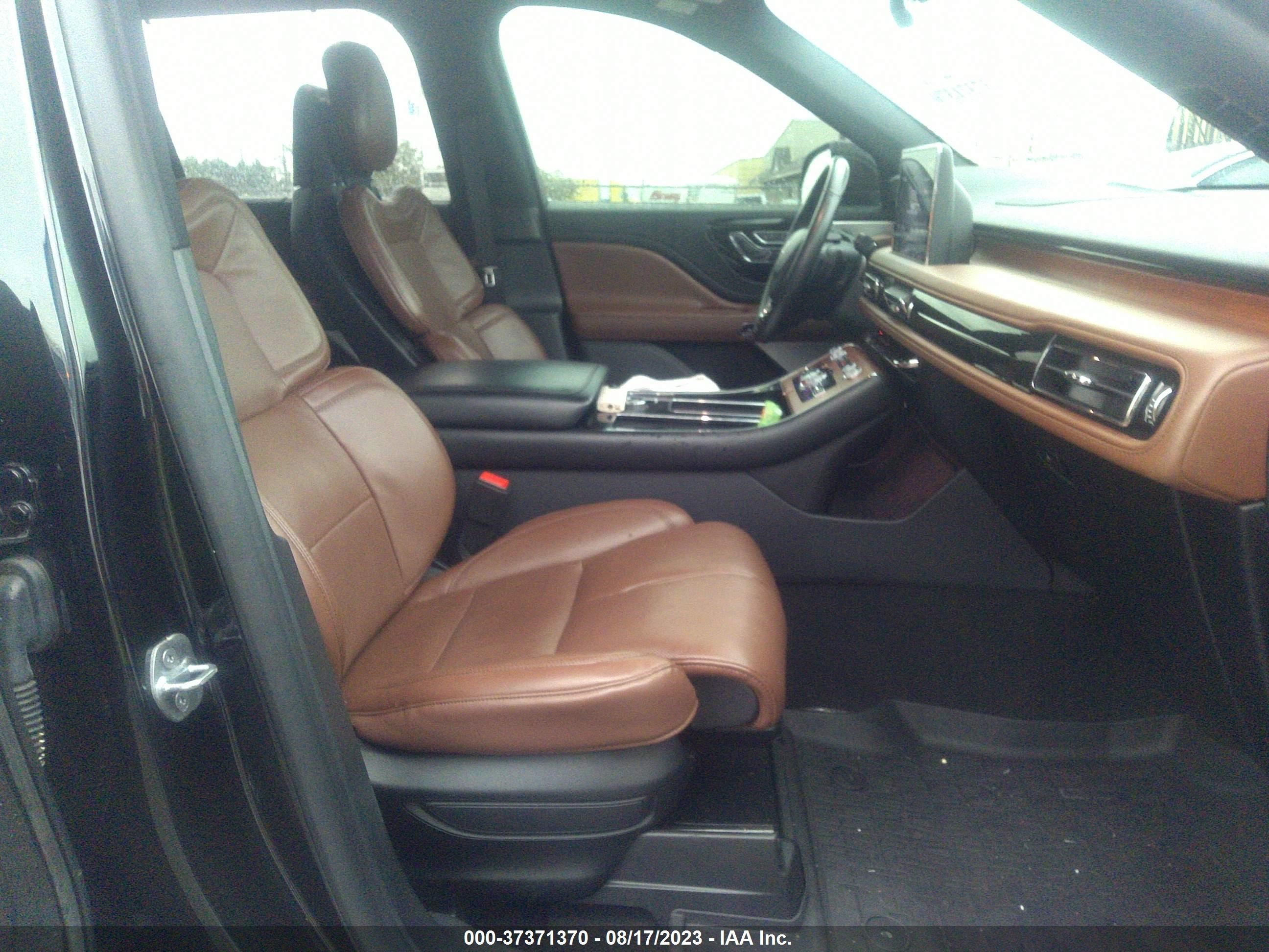 Photo 4 VIN: 5LM5J7XC7LGL09318 - LINCOLN AVIATOR 