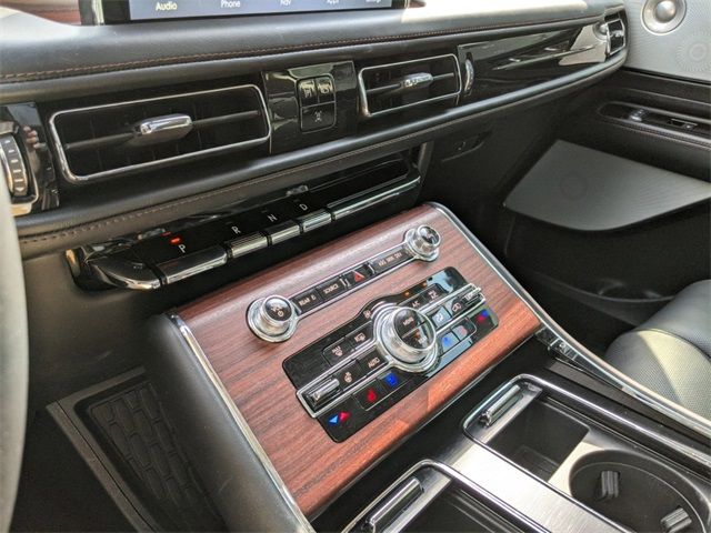 Photo 8 VIN: 5LM5J7XC7NGL06549 - LINCOLN AVIATOR 