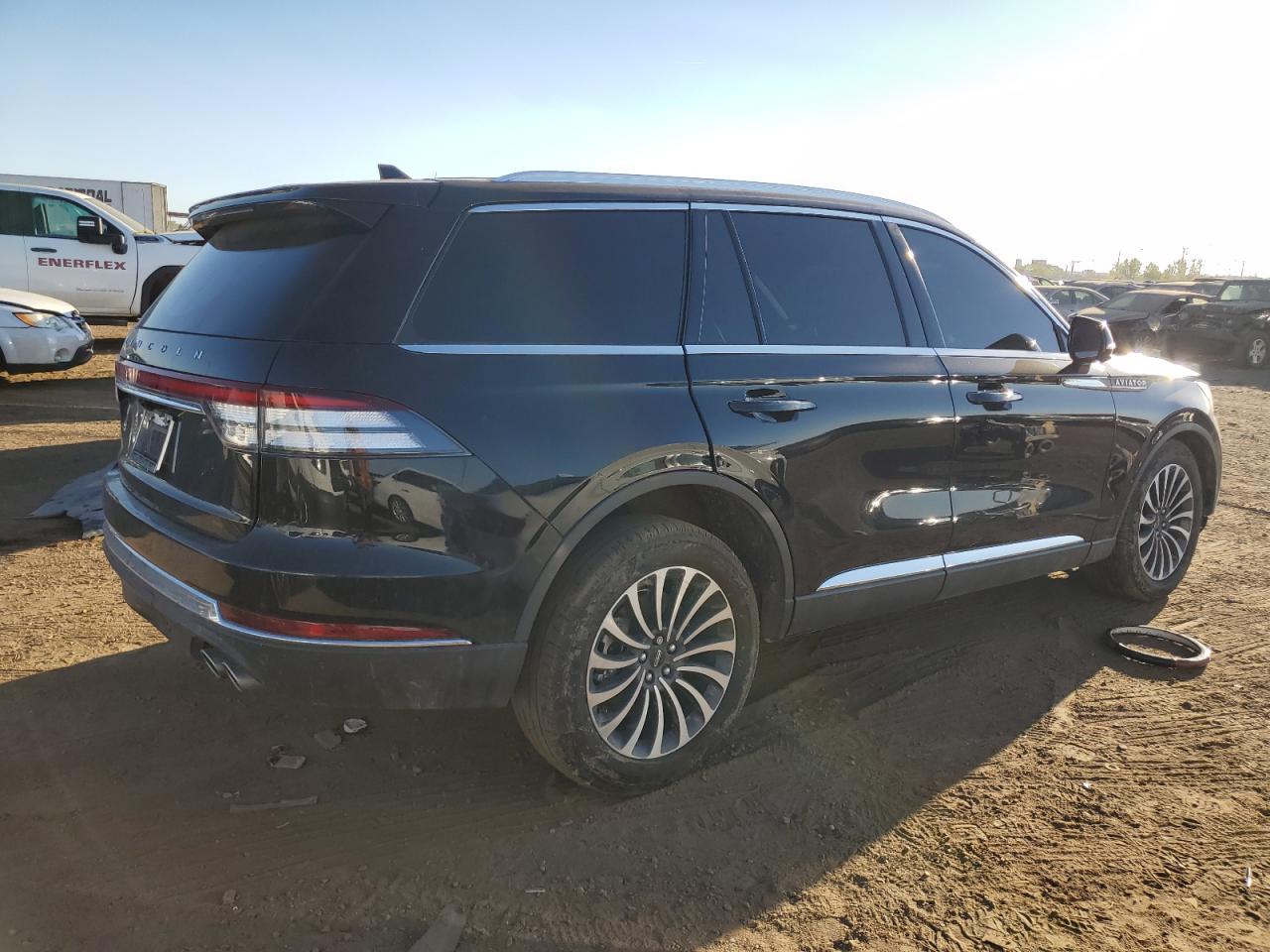 Photo 2 VIN: 5LM5J7XC7PGL16498 - LINCOLN AVIATOR 