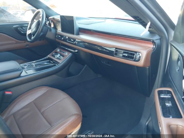 Photo 4 VIN: 5LM5J7XC8NGL02350 - LINCOLN AVIATOR 