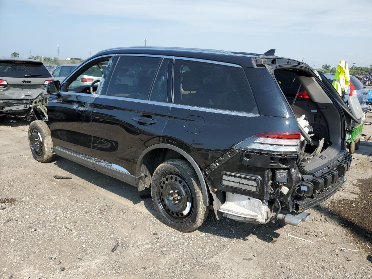 Photo 1 VIN: 5LM5J7XC8NGL05149 - LINCOLN AVIATOR 