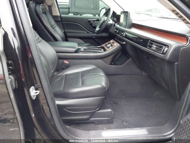 Photo 4 VIN: 5LM5J7XC8NGL11193 - LINCOLN AVIATOR 