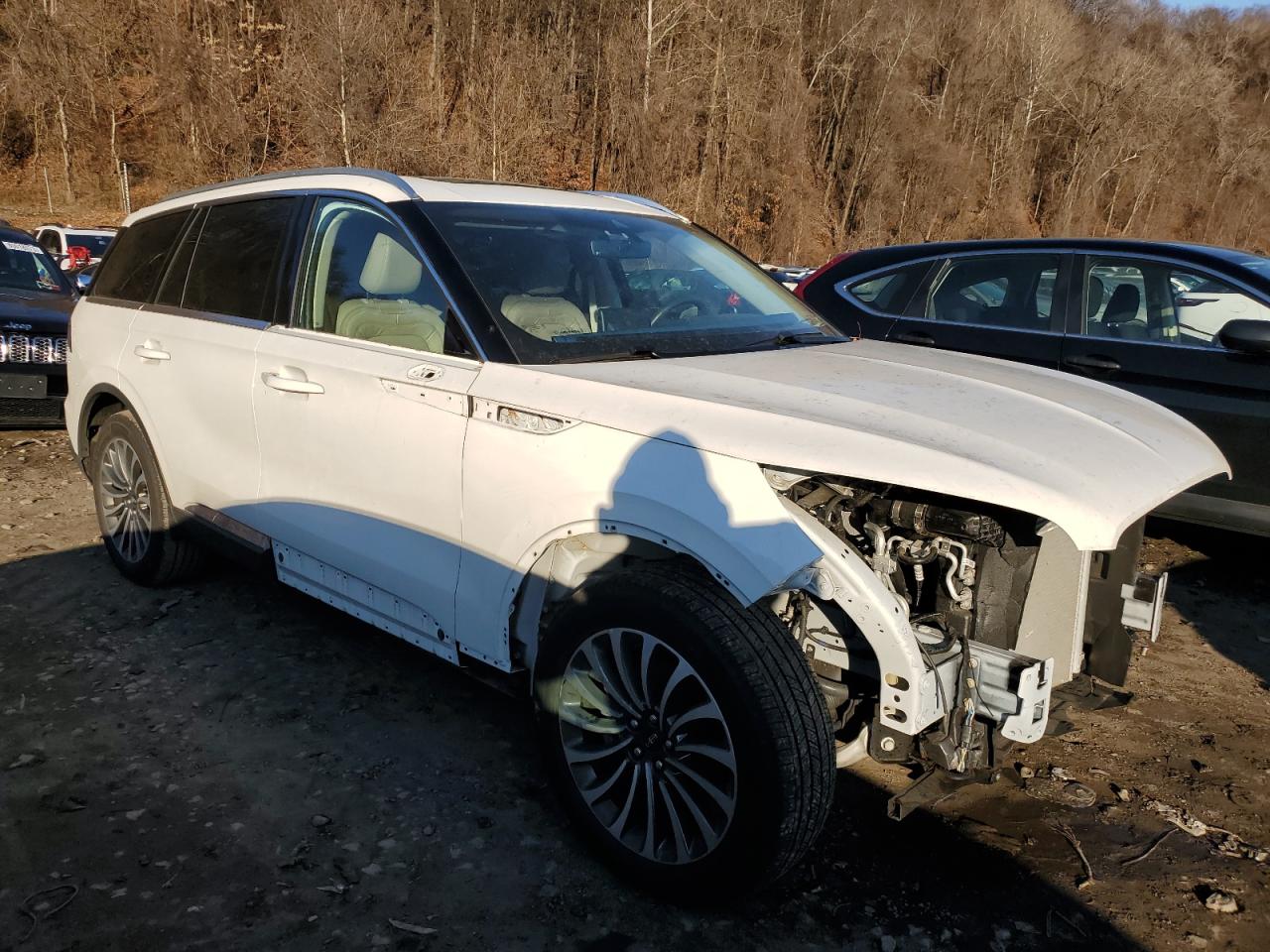 Photo 3 VIN: 5LM5J7XC8NGL18211 - LINCOLN AVIATOR 