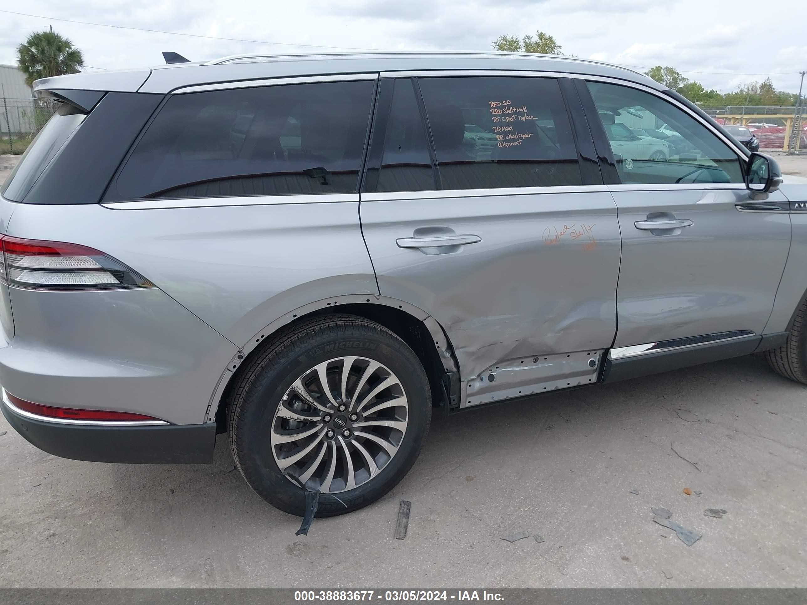 Photo 5 VIN: 5LM5J7XC8PGL21449 - LINCOLN AVIATOR 