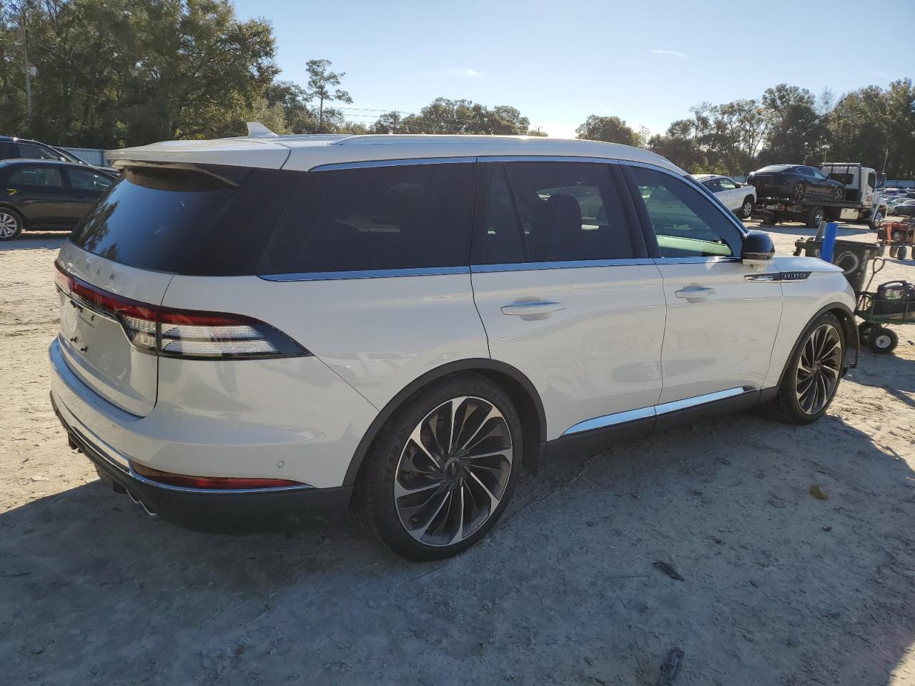 Photo 2 VIN: 5LM5J7XC9LGL05996 - LINCOLN AVIATOR 