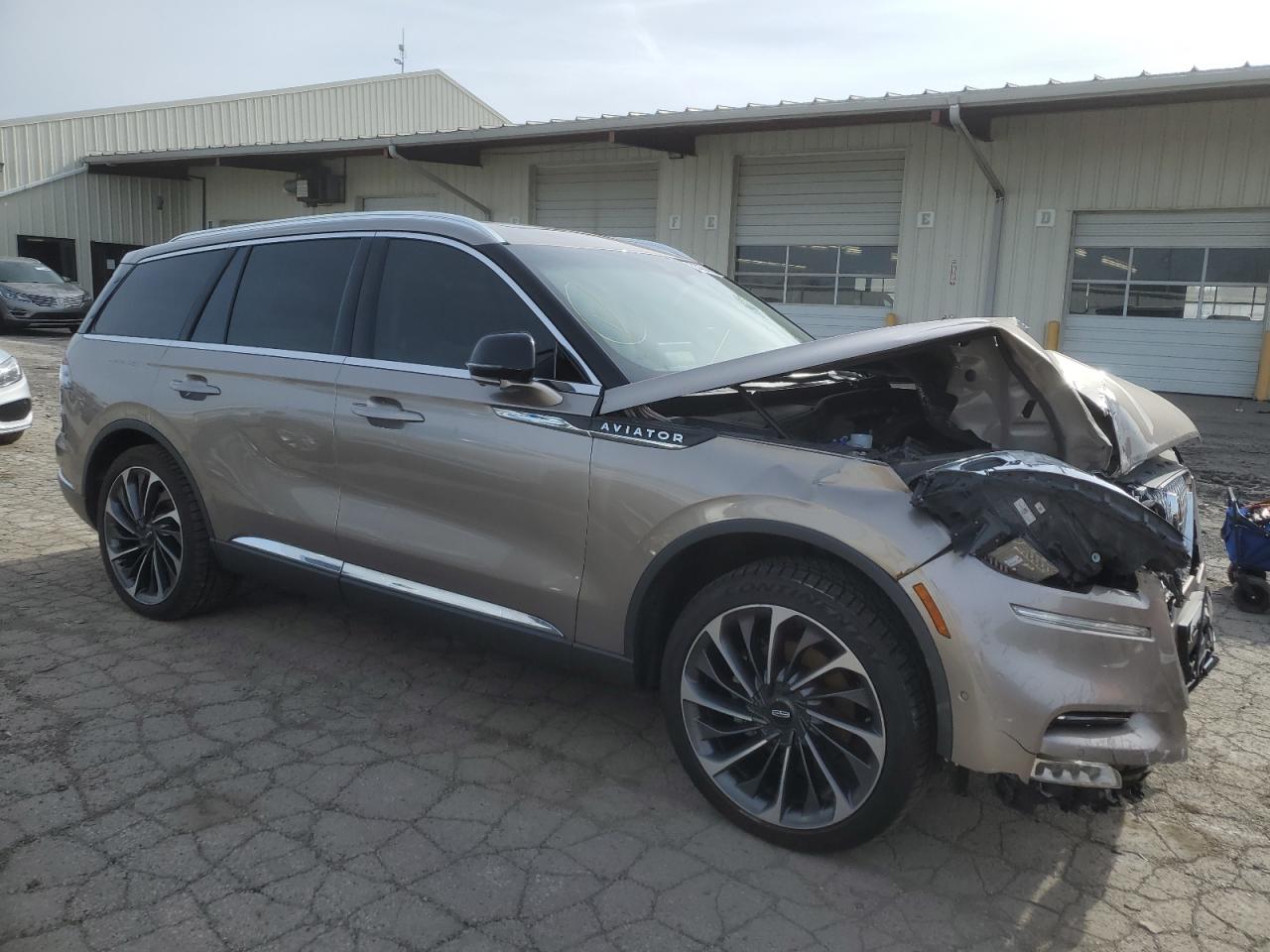 Photo 3 VIN: 5LM5J7XC9LGL21132 - LINCOLN AVIATOR 