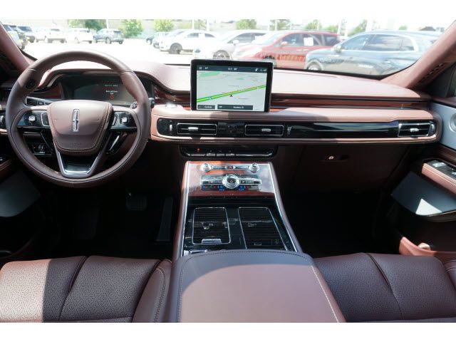 Photo 2 VIN: 5LM5J9XC4NGL17696 - LINCOLN AVIATOR 