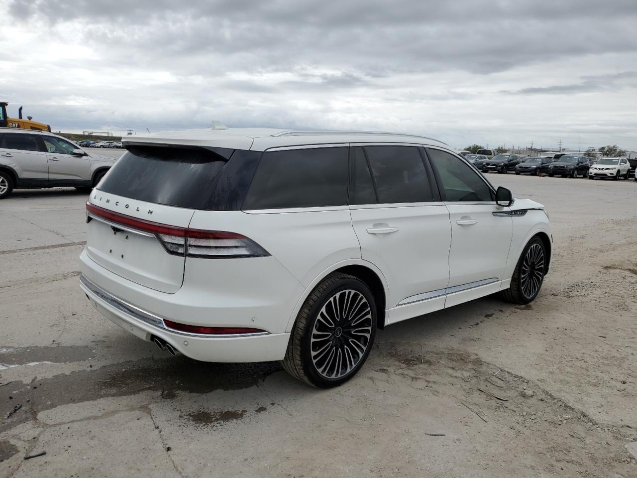 Photo 2 VIN: 5LM5J9XC7LGL03885 - LINCOLN AVIATOR 