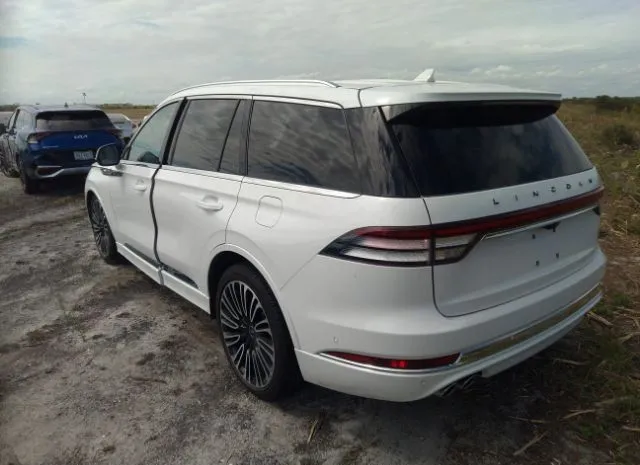 Photo 2 VIN: 5LM5J9XC9NGL08881 - LINCOLN AVIATOR 