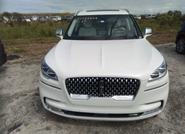 Photo 5 VIN: 5LM5J9XC9NGL08881 - LINCOLN AVIATOR 