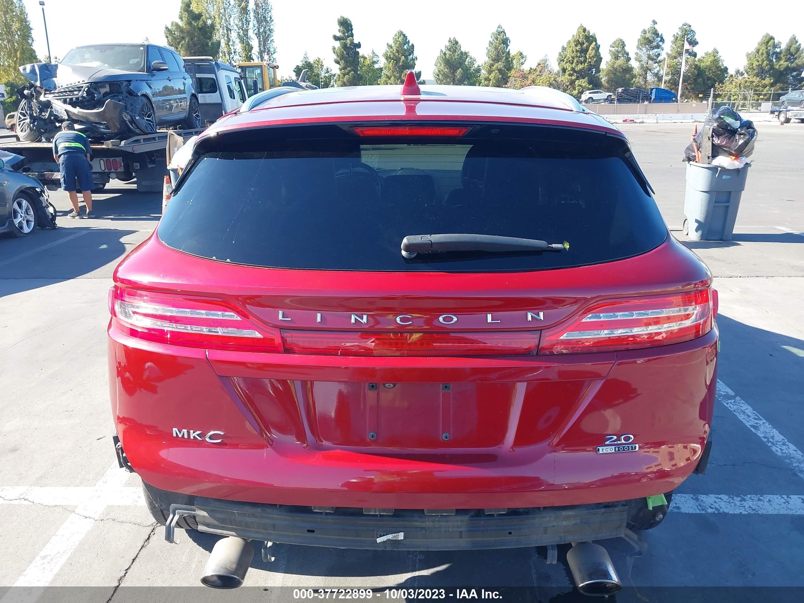 Photo 16 VIN: 5LMCJ1A90FUJ26303 - LINCOLN MKC 