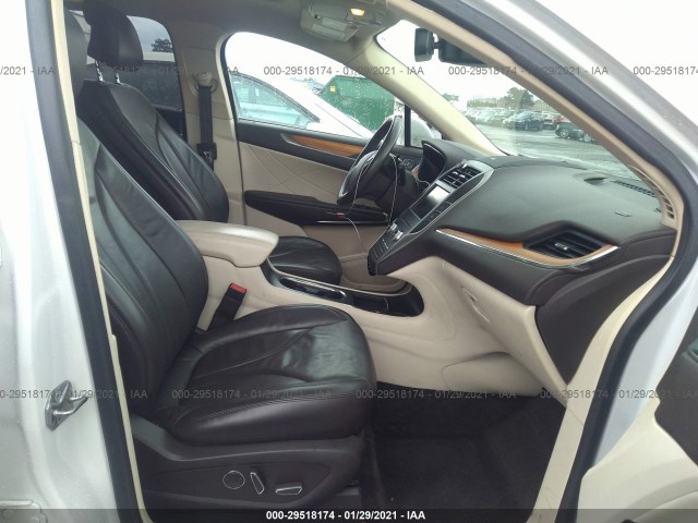 Photo 4 VIN: 5LMCJ1A90FUJ41707 - LINCOLN MKC 