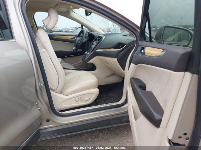 Photo 4 VIN: 5LMCJ1A90FUJ47703 - LINCOLN MKC 