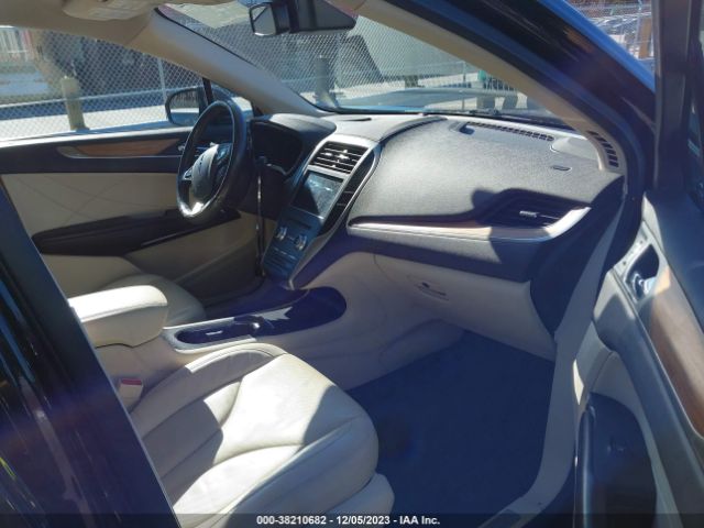 Photo 4 VIN: 5LMCJ1A92FUJ15089 - LINCOLN MKC 