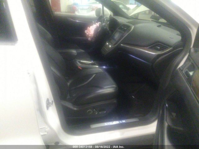 Photo 4 VIN: 5LMCJ1A96FUJ33790 - LINCOLN MKC 