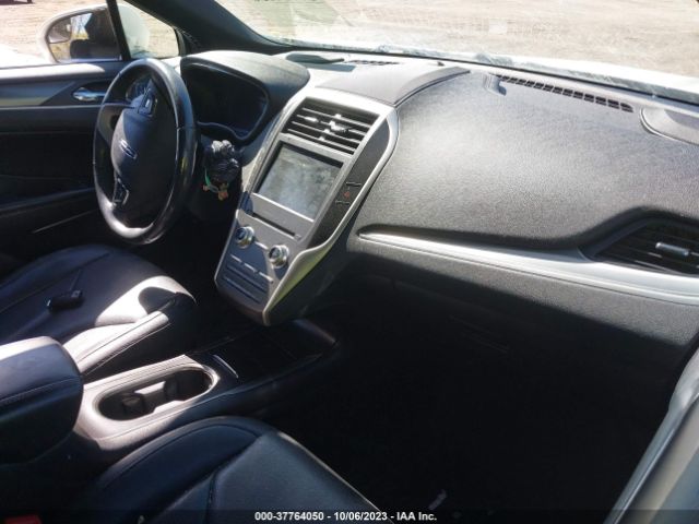 Photo 4 VIN: 5LMCJ1A9XFUJ15048 - LINCOLN MKC 