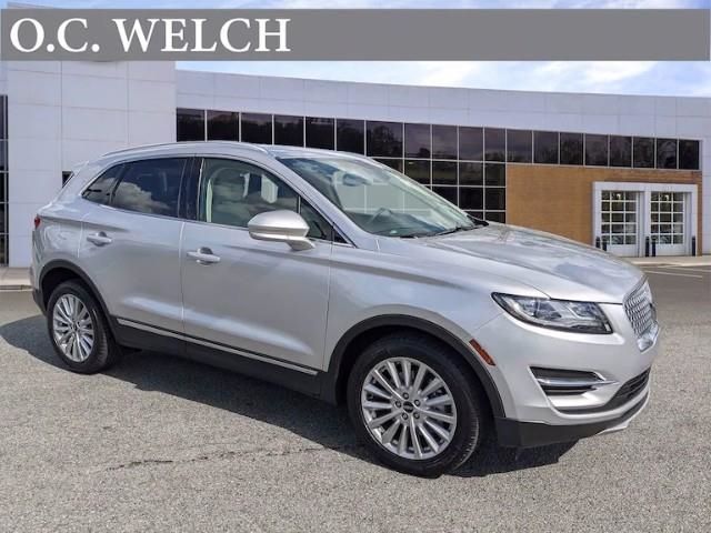 Photo 0 VIN: 5LMCJ1C92KUL33797 - LINCOLN MKC 