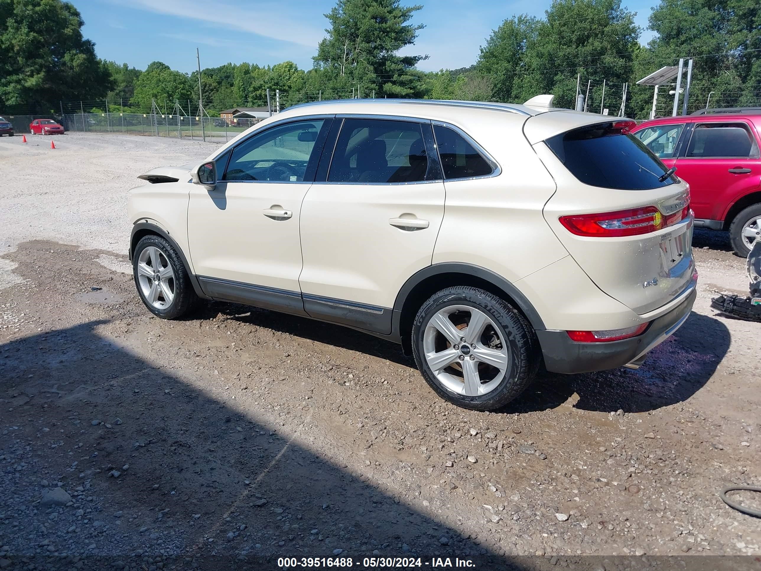 Photo 2 VIN: 5LMCJ1C96JUL32344 - LINCOLN MKC 