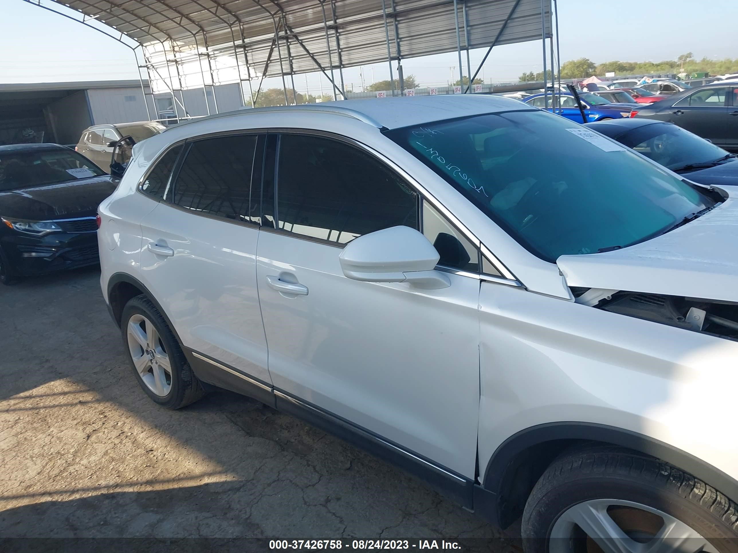 Photo 13 VIN: 5LMCJ1C98GUJ24653 - LINCOLN MKC 