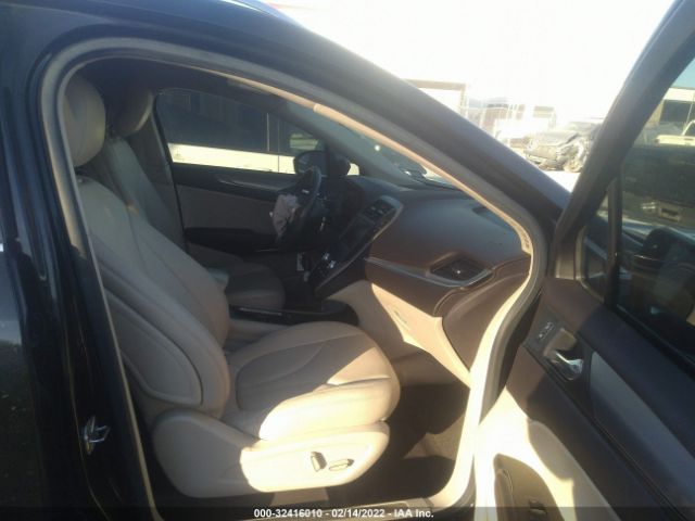 Photo 4 VIN: 5LMCJ1C98HUL24501 - LINCOLN MKC 