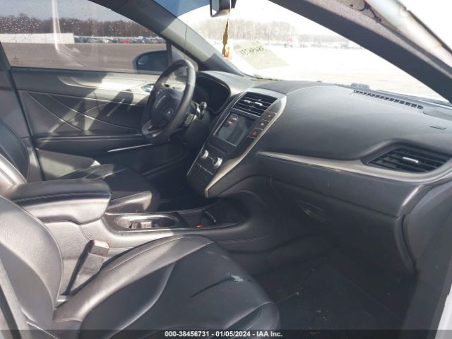 Photo 4 VIN: 5LMCJ1C98HUL36051 - LINCOLN MKC 