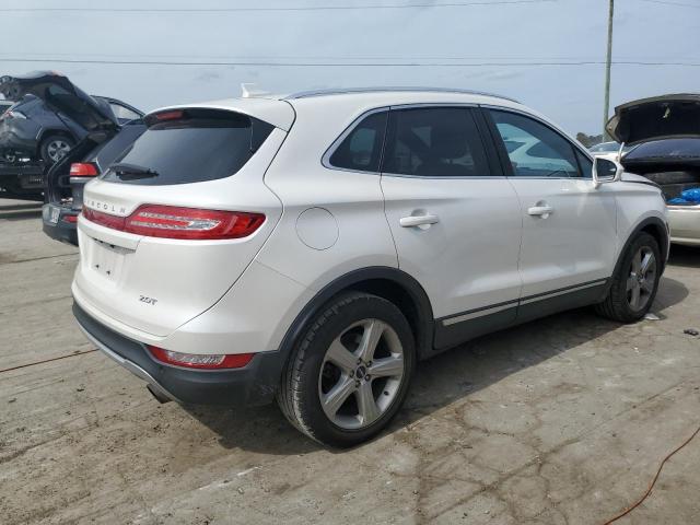 Photo 2 VIN: 5LMCJ1C9XHUL33670 - LINCOLN MKC 