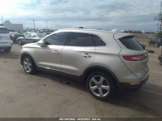 Photo 2 VIN: 5LMCJ1C9XHUL33779 - LINCOLN MKC 