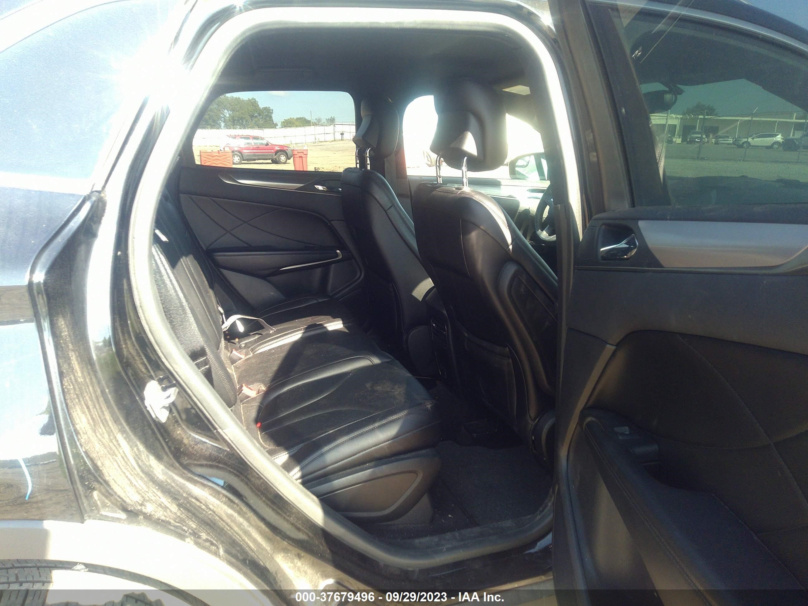 Photo 7 VIN: 5LMCJ1C9XJUL29141 - LINCOLN MKC 