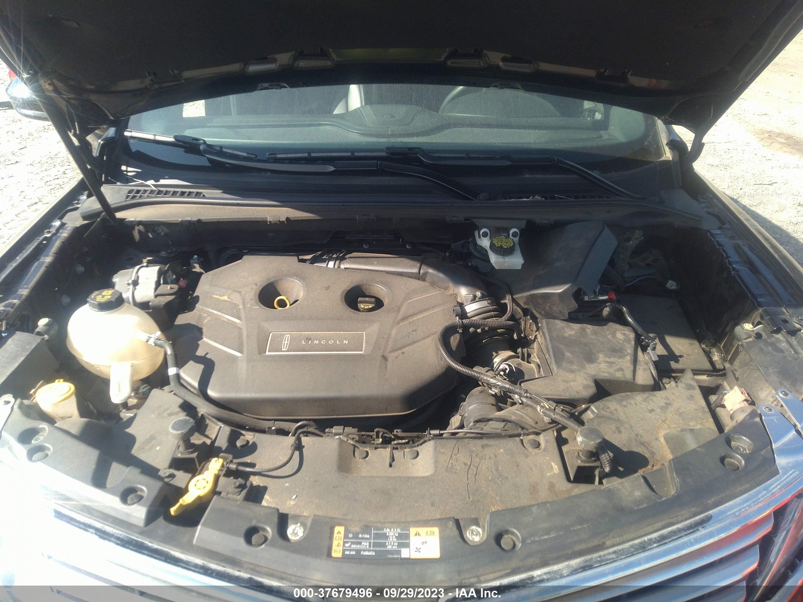 Photo 9 VIN: 5LMCJ1C9XJUL29141 - LINCOLN MKC 