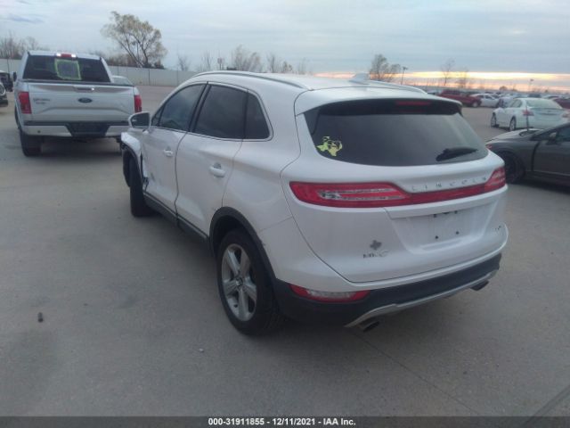 Photo 2 VIN: 5LMCJ1C9XJUL32945 - LINCOLN MKC 