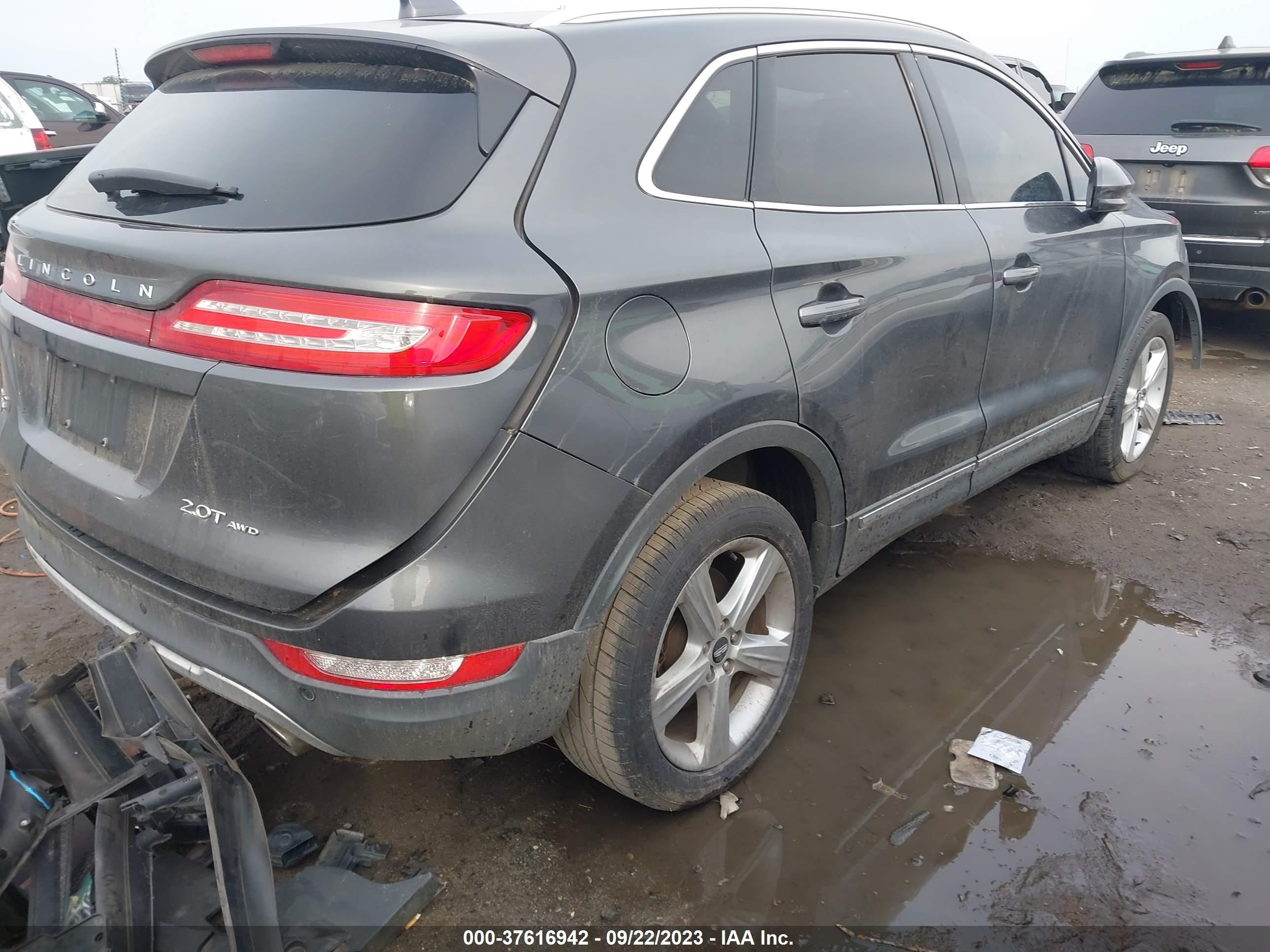 Photo 3 VIN: 5LMCJ1D92JUL30055 - LINCOLN MKC 