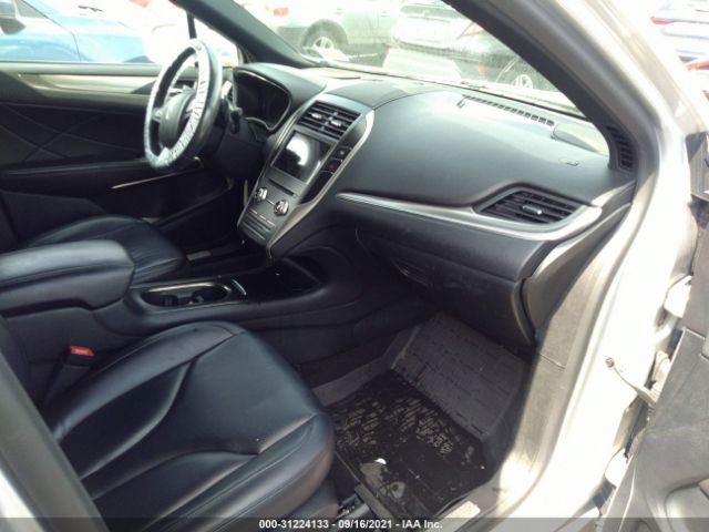 Photo 4 VIN: 5LMCJ1D96KUL16192 - LINCOLN MKC 