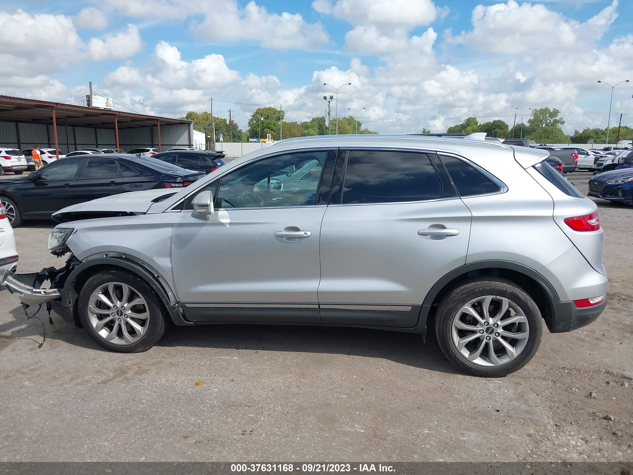 Photo 13 VIN: 5LMCJ2A96FUJ45802 - LINCOLN MKC 